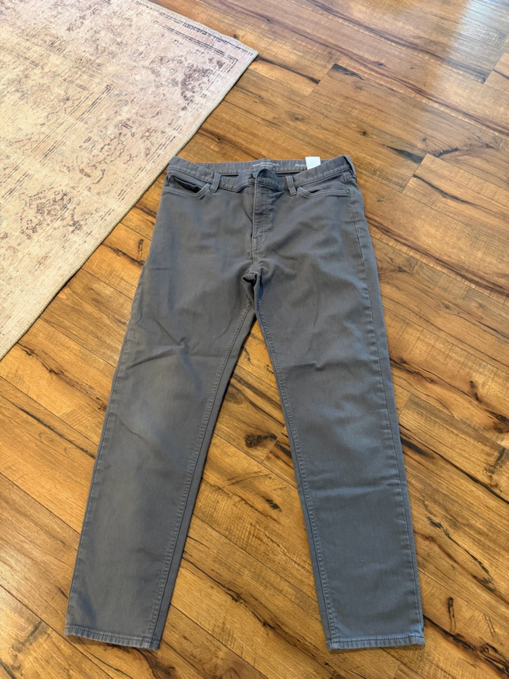 Banana Republic Traveler Pants in Charcoal Gray